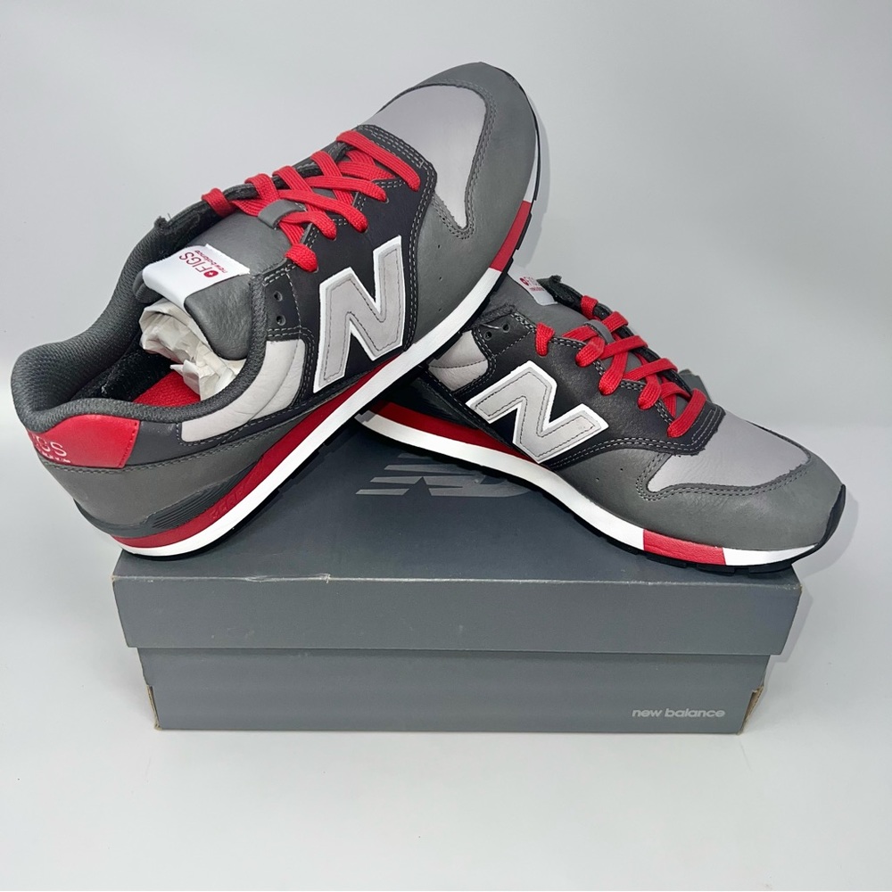 FIGS SIZE 9 MENS NEW BALANCE